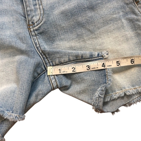 Kut From The Kloth Gidget Short- Cut Off Fray Stretch Denim Shorts- Size 4 - Picture 11 of 11